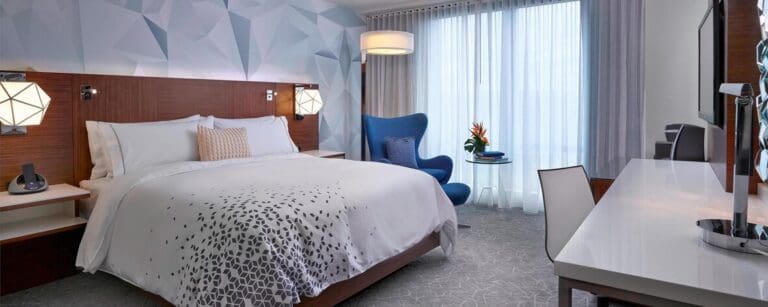 yegbr-room-0048-hor-feat